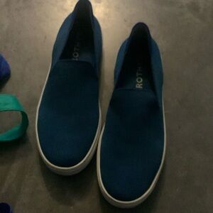 Rothy’s slip on sneakers teal blue sz 8.5 show very little wear
